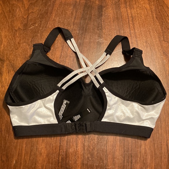 Victoria’s Secret Sport Bra 34C black / white silver glitter cross back sparkly - Picture 2 of 6